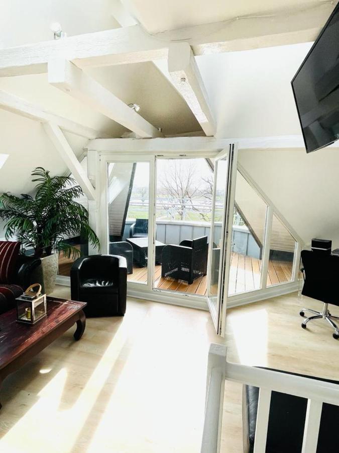 Luxury Rooftop Loft With River View 10Min To City Apartamento Düsseldorf Exterior foto